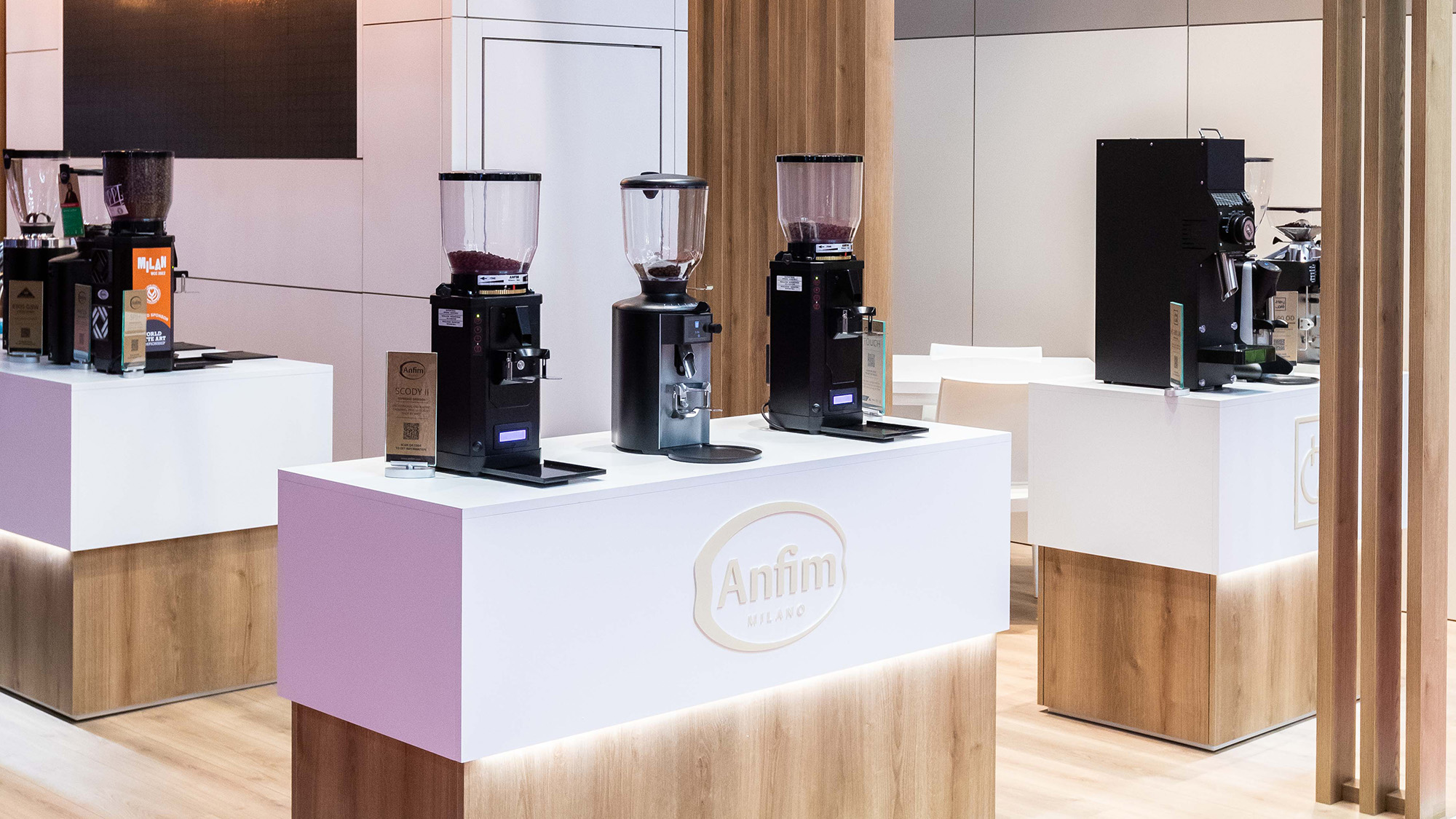 Anfim grinders in showroom